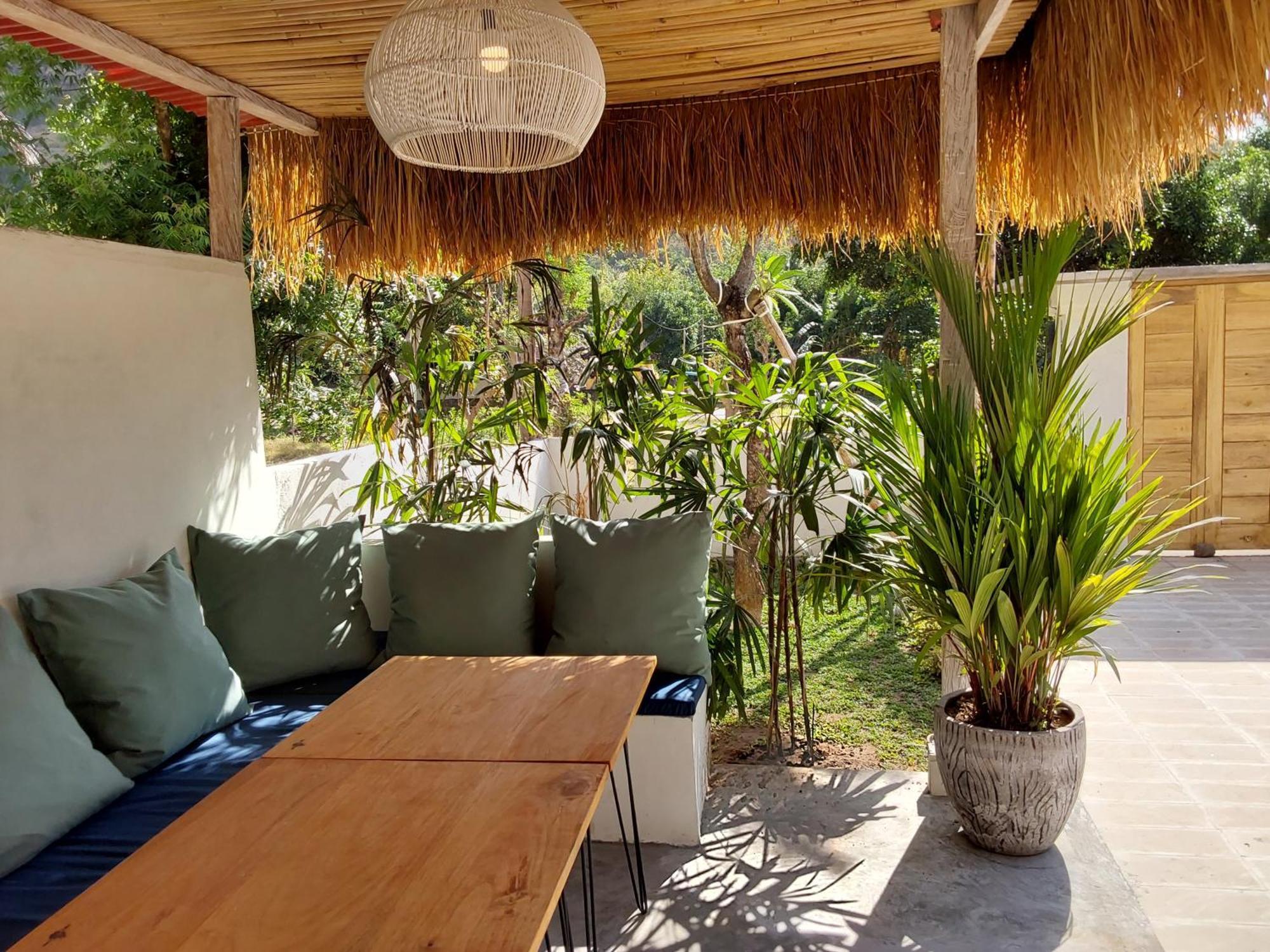 Okaoki Homestay Amed  Ngoại thất bức ảnh